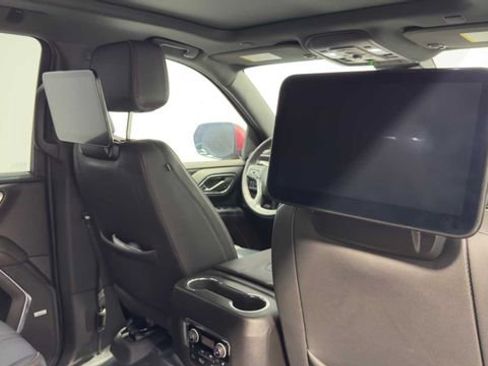 Used 2024 Chevrolet Suburban RST w/ Luxury Package RWD image 18