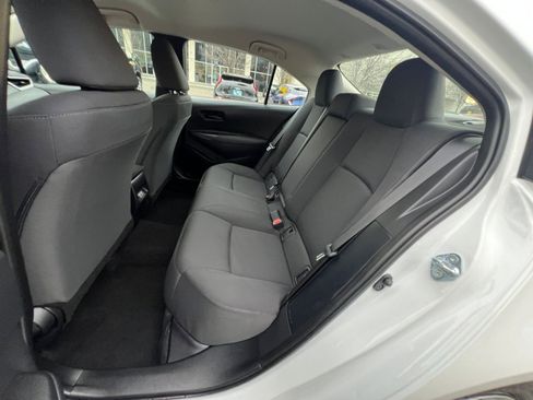 Used 2025 Toyota Corolla LE image 23