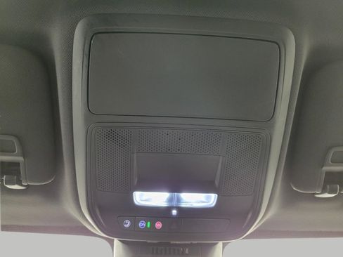 Used 2025 Chevrolet Equinox LT image 19