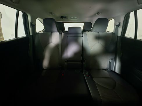 Used 2023 Toyota Highlander L FWD image 30