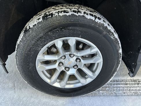 Used 2023 Chevrolet Silverado 1500 LT image 11