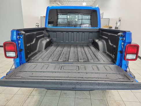 New 2026 Jeep Gladiator Sport image 7