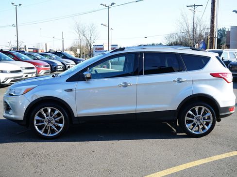 Used 2015 Ford Escape SE w/ SE Chrome Package image 12