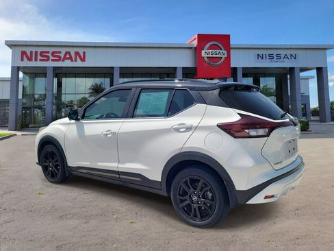 Used 2023 Nissan Kicks SR FWD image 3