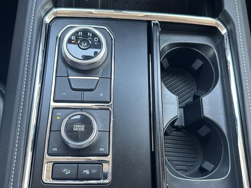 Used 2024 Ford Expedition XLT AWD/4WD image 20