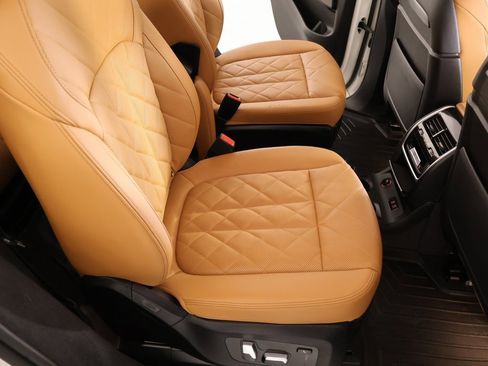 Used 2024 BMW X7 xDrive40i image 16
