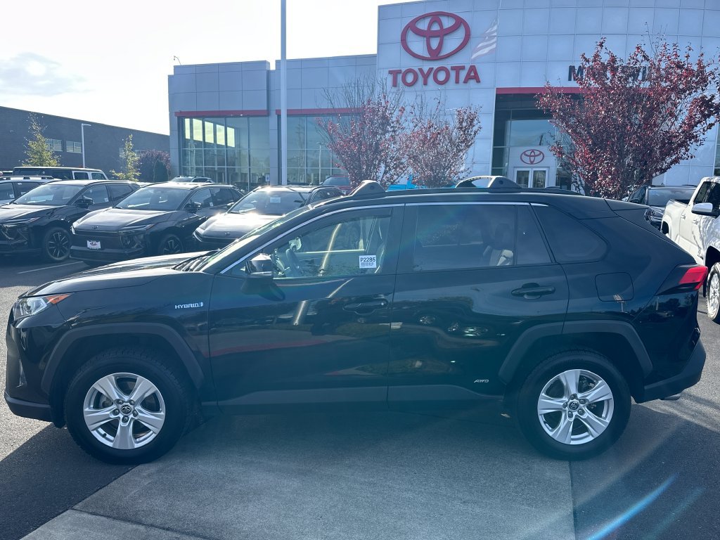 Used 2021 Toyota RAV4 XLE w/ Convenience Package AWD/4WD image 2