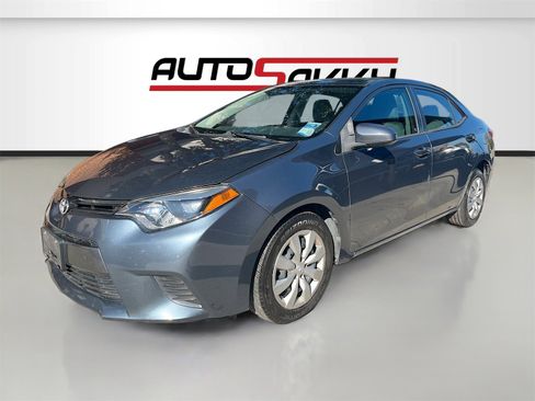 Used 2016 Toyota Corolla LE image 3