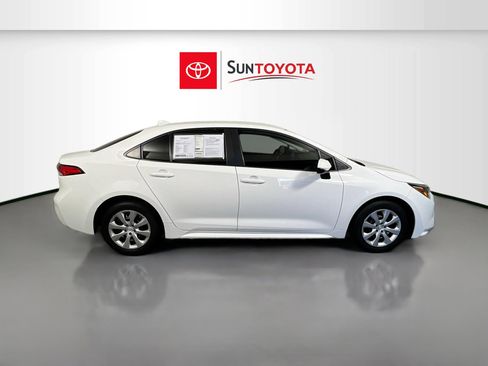 Used 2024 Toyota Corolla LE FWD image 2