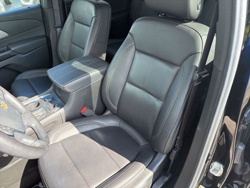 Used 2022 Chevrolet Traverse LT image 12