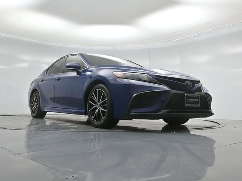 Used 2023 Toyota Camry SE w/ Cold Weather Package AWD/4WD image 45