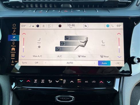 New 2026 Jeep Grand Cherokee Altitude image 4