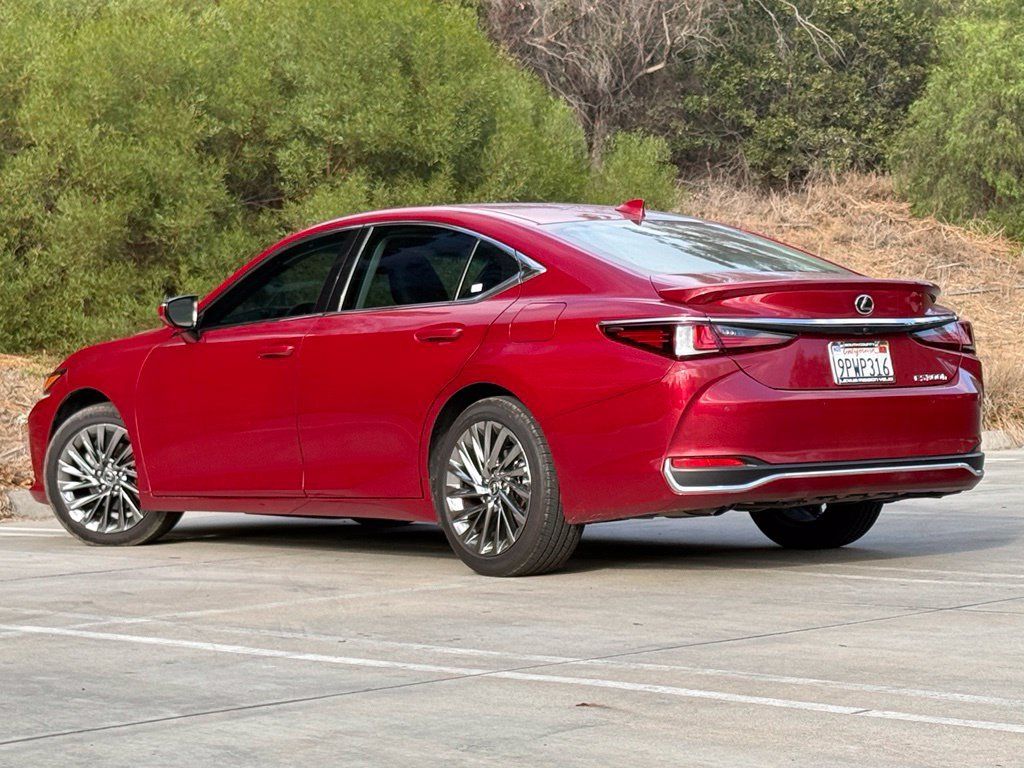 Certified 2025 Lexus ES 300h w/ Accessory Package (Z2) FWD image 2