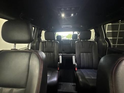 Used 2019 Dodge Grand Caravan GT FWD image 16