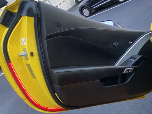 Used 2017 Chevrolet Corvette Z06 w/ Z07 Performance Package image 8