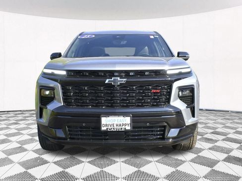 Used 2025 Chevrolet Traverse RS image 18