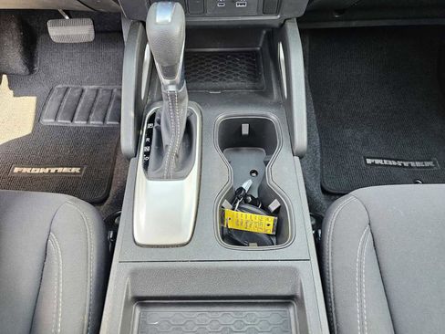 Used 2024 Nissan Frontier SV image 26