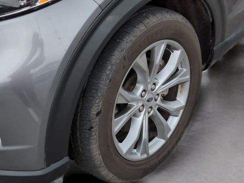 Used 2021 Ford Explorer Limited w/ Equipment Group 301A image 11