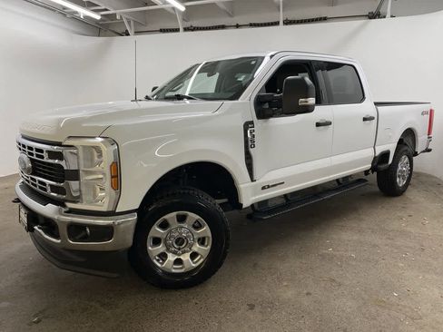 Used 2024 Ford F350 XLT image 1