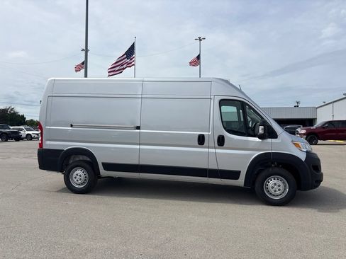 New 2026 RAM ProMaster 2500 w/ Cold Weather Group FWD image 3