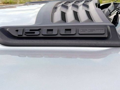 Used 2025 RAM 1500 Laramie w/ Sport Appearance Package AWD/4WD image 9