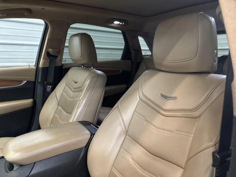Used 2019 Cadillac XT5 Platinum image 9