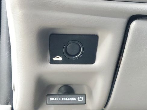 Used 2005 Ford Taurus SE FWD image 23