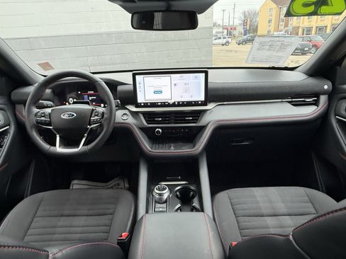 Used 2025 Ford Explorer ST-Line w/ Premium Package image 10