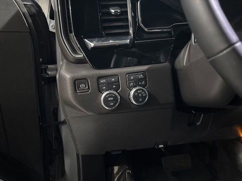 Used 2024 GMC Sierra 1500 Elevation w/ Elevation Premium Package AWD/4WD image 17