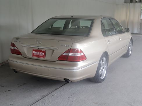 Used 2005 Lexus LS 430 RWD image 8