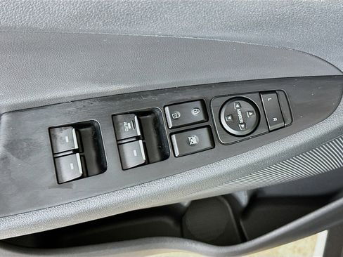 Used 2021 Hyundai Tucson Limited w/ Cargo Package AWD/4WD image 15