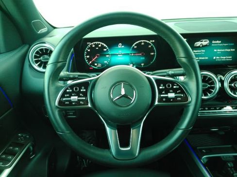 Used 2023 Mercedes-Benz EQB 300 4MATIC w/ Pinnacle Package image 30