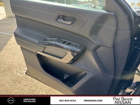 Certified 2024 Nissan Pathfinder SV image 36