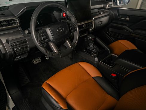 Used 2024 Toyota Tacoma TRD Sport image 2