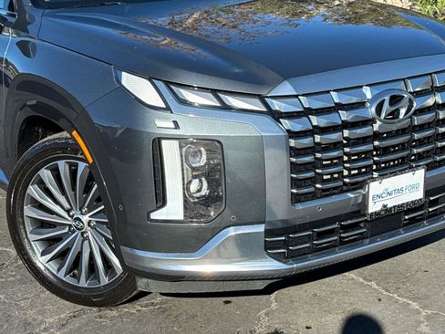 Used 2023 Hyundai Palisade Calligraphy image 3