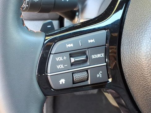 Used 2025 Honda Pilot Sport image 18