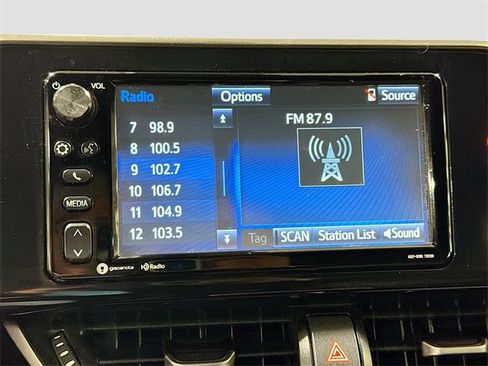 Used 2018 Toyota C-HR XLE image 16