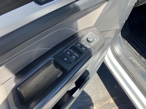 Used 2023 Volkswagen Atlas SE w/ Panoramic Sunroof Package AWD/4WD image 13