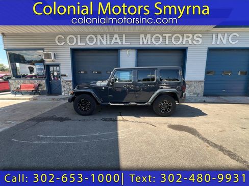 Used 2018 Jeep Wrangler Unlimited Sahara AWD/4WD image 1