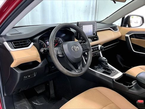 Used 2022 Toyota RAV4 LE FWD image 14
