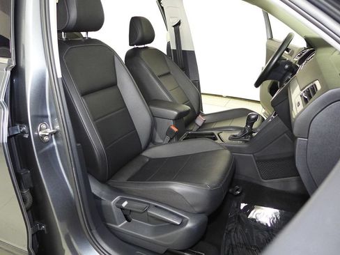 Used 2019 Volkswagen Tiguan SE w/ Panoramic Sunroof Package FWD image 19