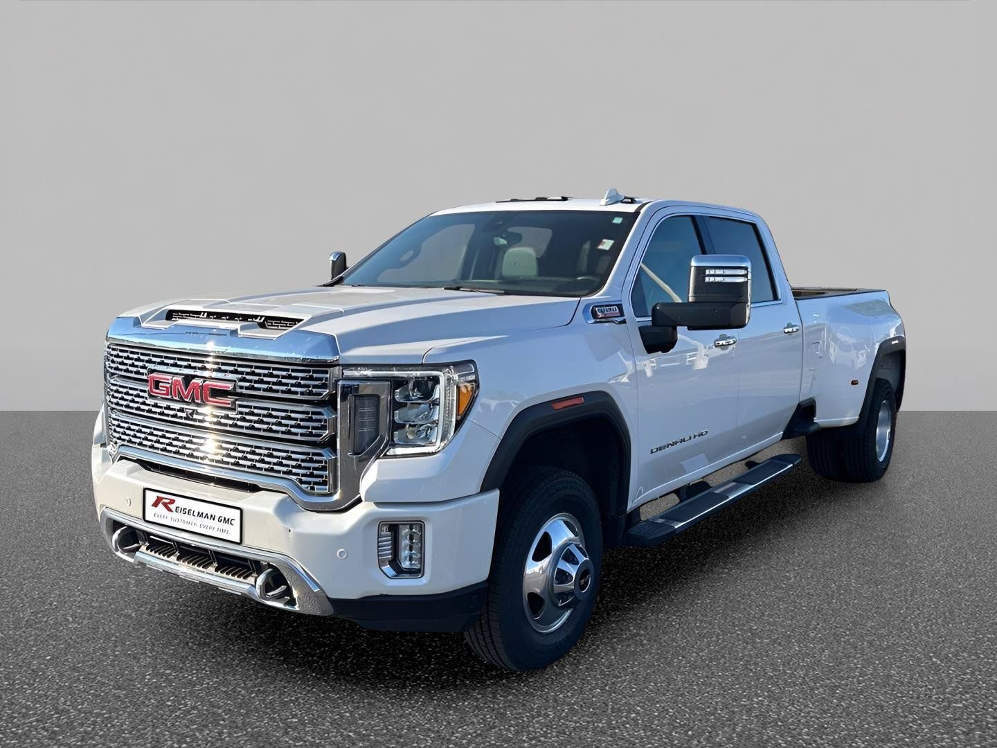 Used 2021 GMC Sierra 3500 Denali w/ Denali Ultimate Package AWD/4WD image 1
