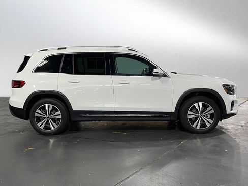 Certified 2025 Mercedes-Benz GLB 250 4MATIC image 2