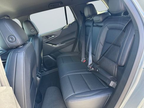 New 2026 Chevrolet Equinox LT w/ Convenience Package II AWD/4WD image 13