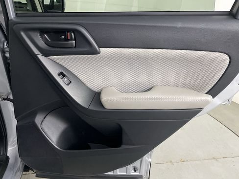 Used 2017 Subaru Forester 2.5i Premium w/ All-Weather Package image 23