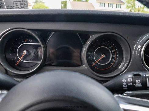 Used 2022 Jeep Wrangler Unlimited Sahara w/ Cold Weather Group AWD/4WD image 29