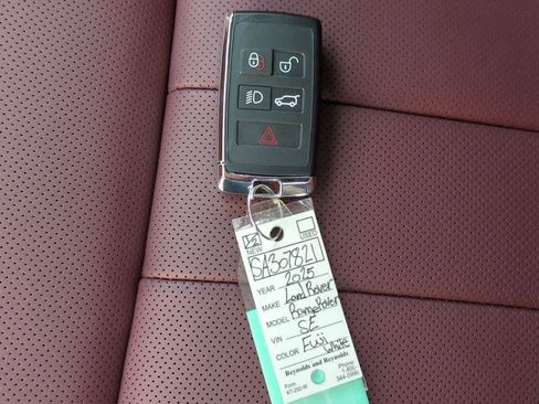 New 2025 Land Rover Range Rover SE image 37