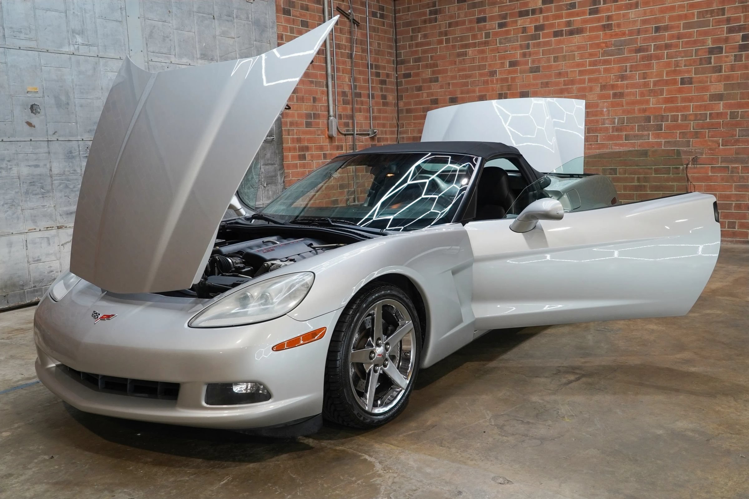 Used 2006 Chevrolet Corvette Coupe w/ Preferred Equipment Group RWD image 25