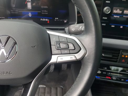 Used 2025 Volkswagen Jetta SE FWD image 27