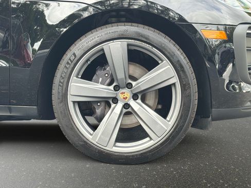 Used 2023 Porsche Macan AWD/4WD image 21